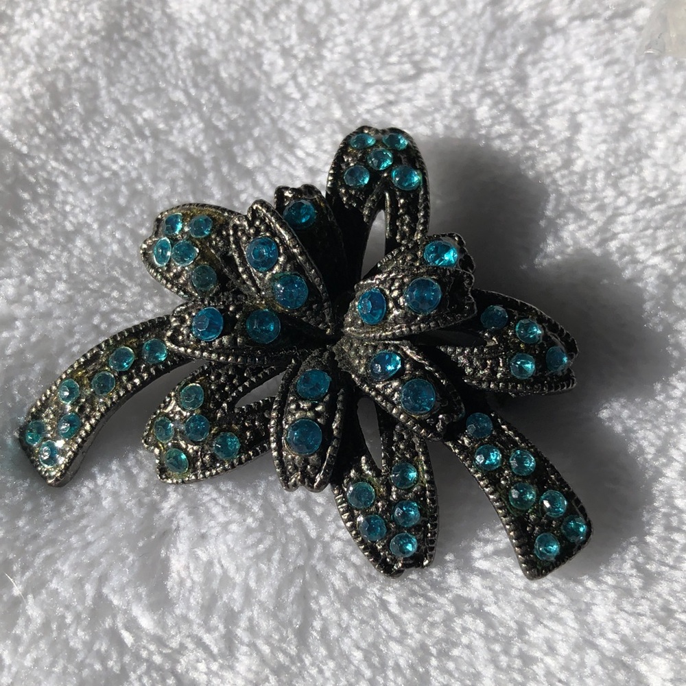 Vintage Marcasite Floral Brooch with Teal Crystal Rhinestones.